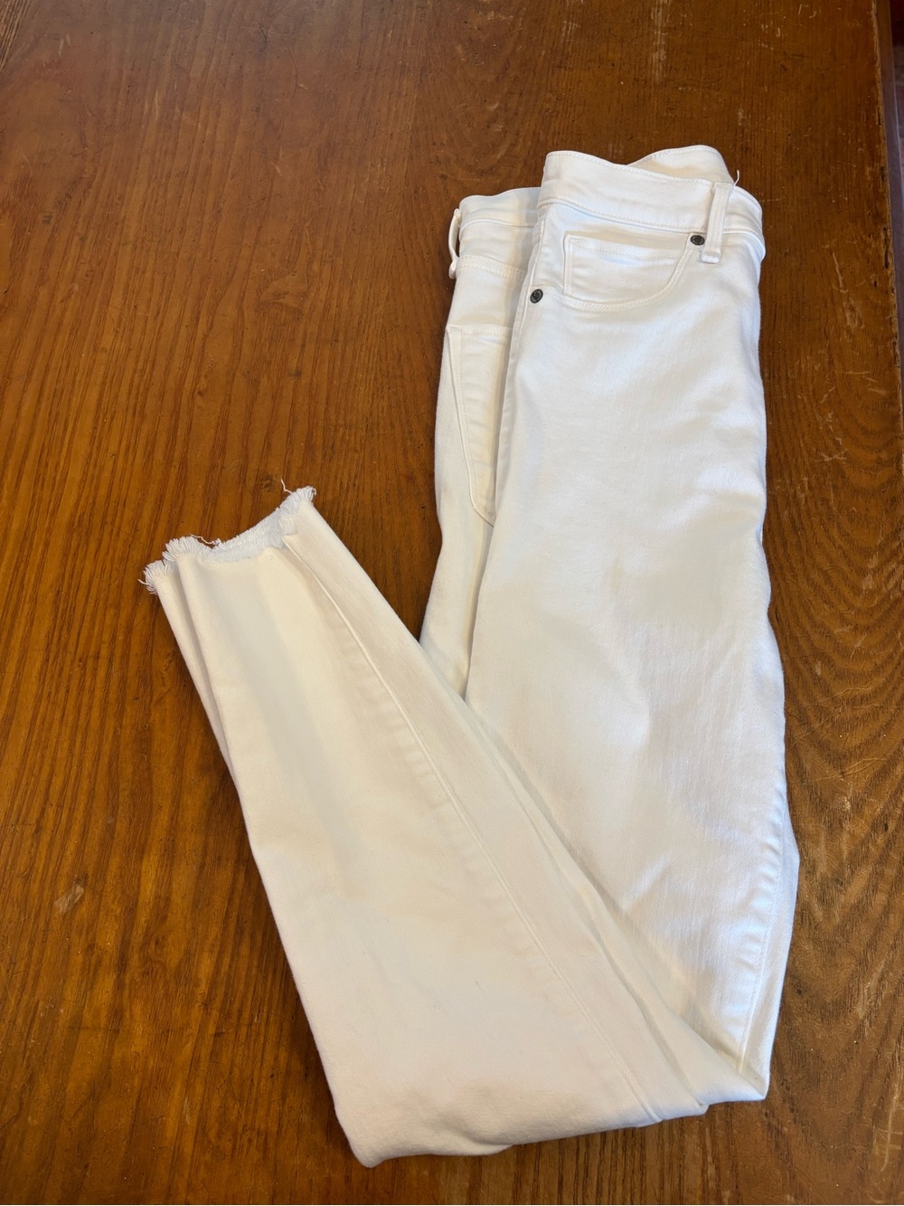 Abercrombie & Fitch White Skinny Jeans with Frayed Hem